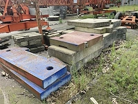Partij betonnen contragewichten - afbeelding 3 van  4