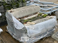 Partij betonnen paaltjes 40cm en 80cm - afbeelding 2 van  3