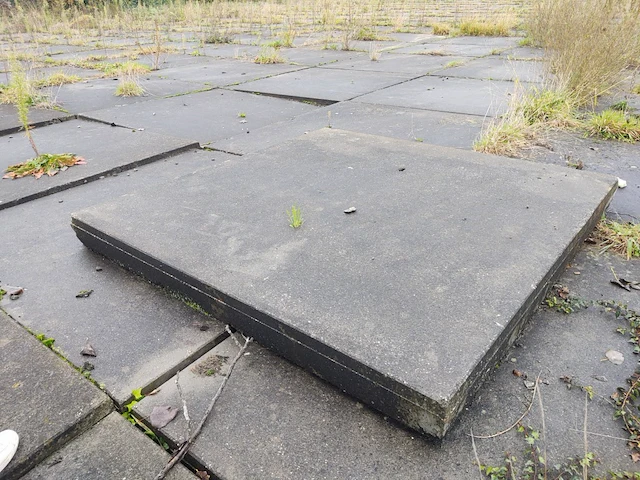 Partij betonnen vloerplaten - afbeelding 3 van  5