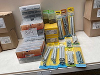 Partij bevestigingen - afbeelding 1 van  7