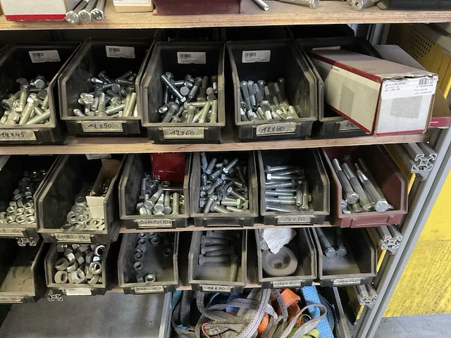 Partij bevestigingsmateriaal - afbeelding 2 van  24