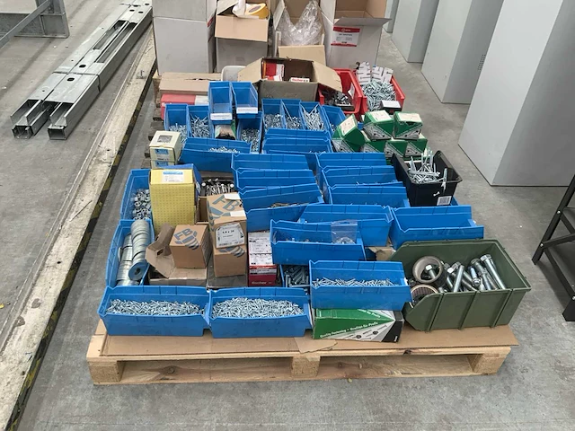 Partij bevestigingsmateriaal - afbeelding 1 van  10