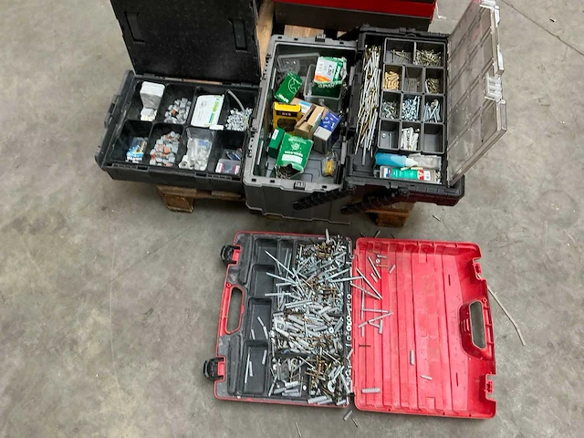 Partij bevestigingsmateriaal - afbeelding 1 van  6
