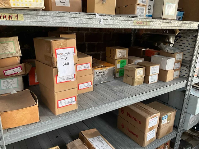 Partij bevestigingsmateriaal - afbeelding 1 van  5