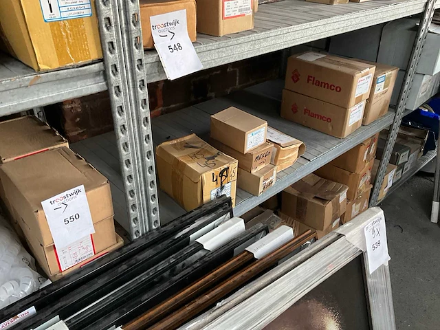 Partij bevestigingsmateriaal - afbeelding 1 van  4