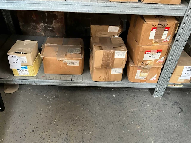Partij bevestigingsmateriaal - afbeelding 1 van  4