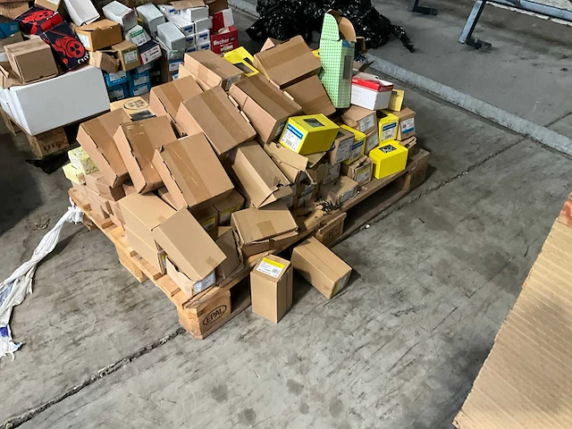 Partij bevestigingsmateriaal - afbeelding 14 van  20
