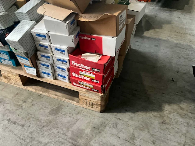 Partij bevestigingsmateriaal - afbeelding 18 van  20