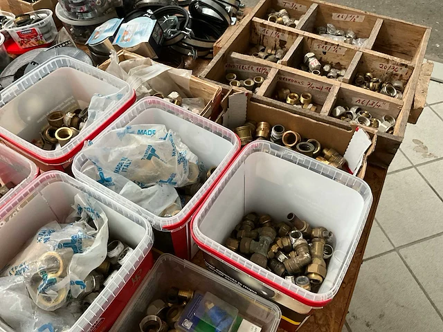 Partij bevestigingsmateriaal - afbeelding 15 van  17