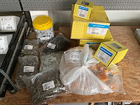 Partij bevestigingsmaterialen - afbeelding 1 van  6