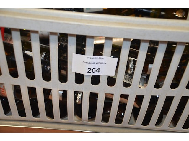 Partij bieren, frisdranken en wijnen - afbeelding 1 van  7