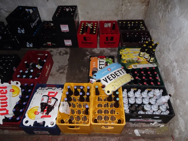 Partij bier/frisdrank samen met leeggoed - afbeelding 3 van  6