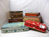 Partij blikken dozen