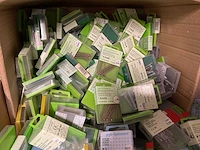 Partij blisters met bevestigingen - afbeelding 6 van  11
