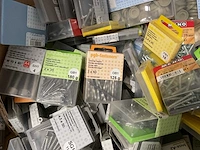 Partij blisters met bevestigingen - afbeelding 10 van  11