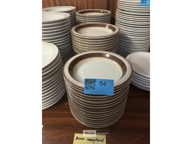 Partij borden ± 50 stuks - afbeelding 1 van  5