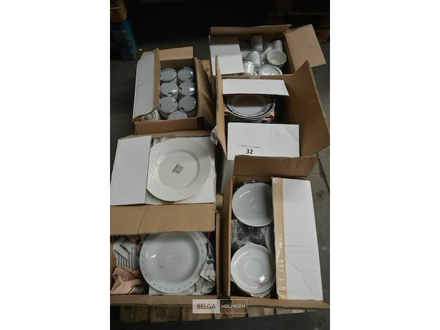 Partij borden servies etc per pallet - afbeelding 1 van  6