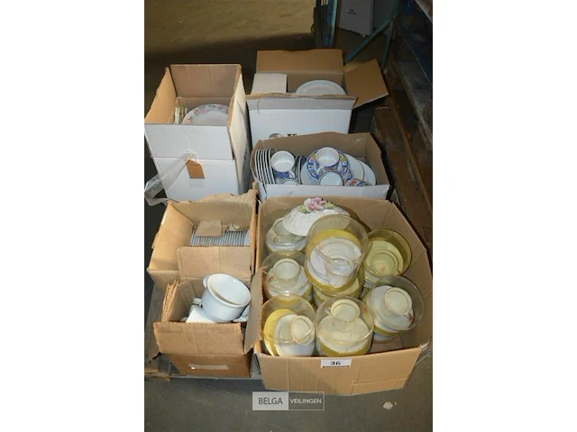 Partij borden servies etc per pallet - afbeelding 1 van  7