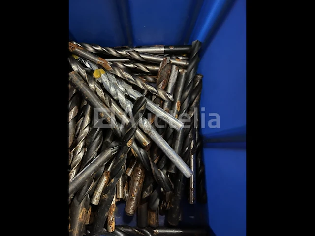 Partij boren in bak - afbeelding 2 van  2