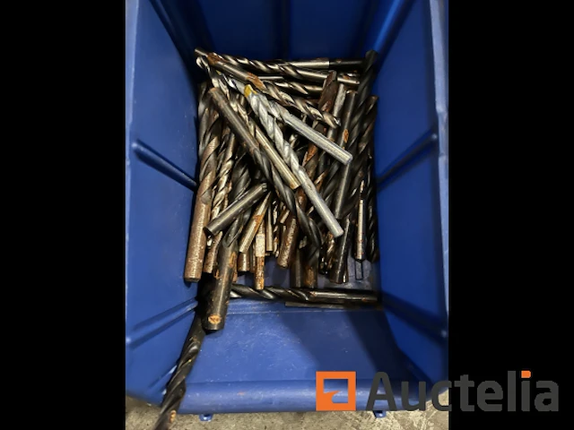 Partij boren in bak - afbeelding 1 van  2