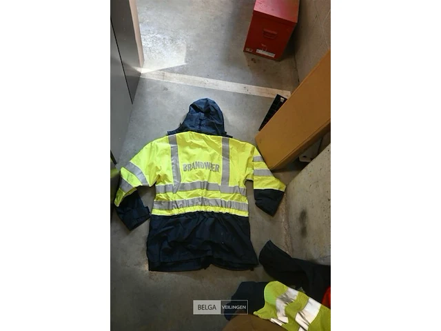 Partij brandweerkledij - afbeelding 2 van  4