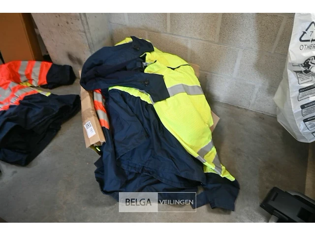 Partij brandweerkledij - afbeelding 4 van  4