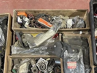 Partij bromfietsonderdelen - afbeelding 6 van  7