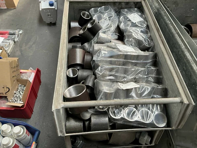 Partij buisfitting en koppelingen - afbeelding 10 van  12