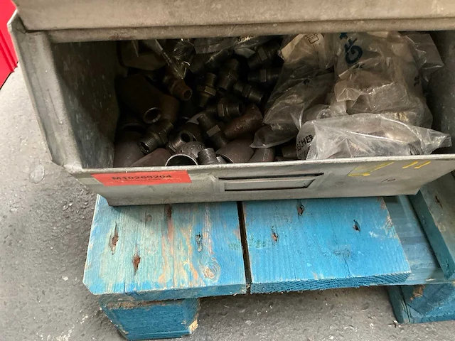 Partij buisfitting en koppelingen - afbeelding 12 van  12