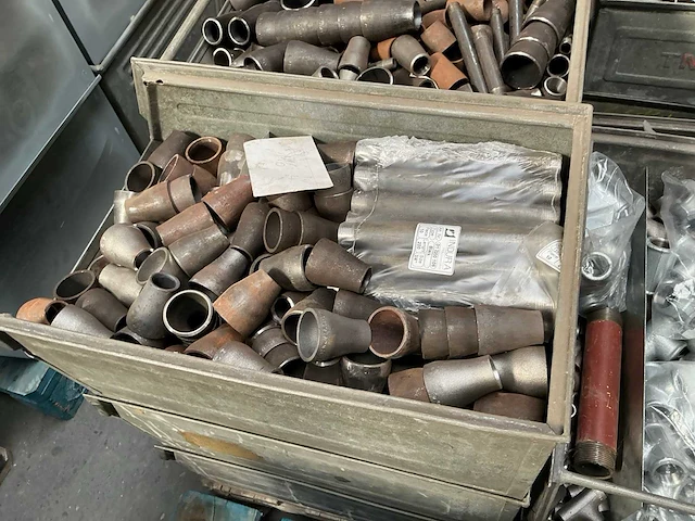 Partij buisfitting en koppelingen - afbeelding 3 van  9
