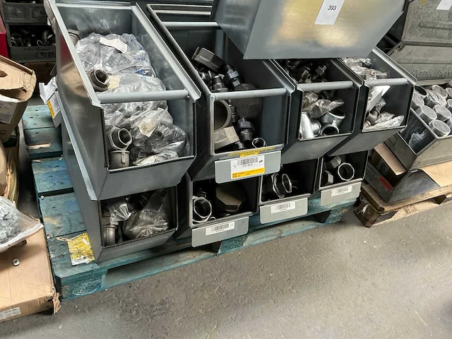 Partij buisfitting en koppelingen - afbeelding 3 van  10