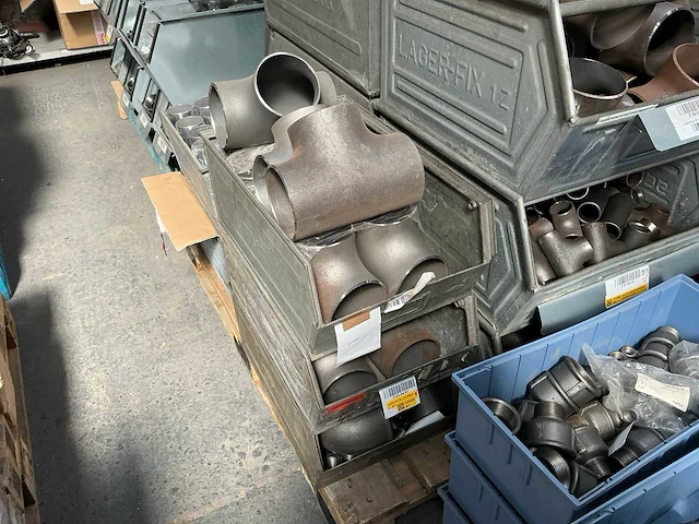 Partij buisfitting en koppelingen - afbeelding 2 van  7