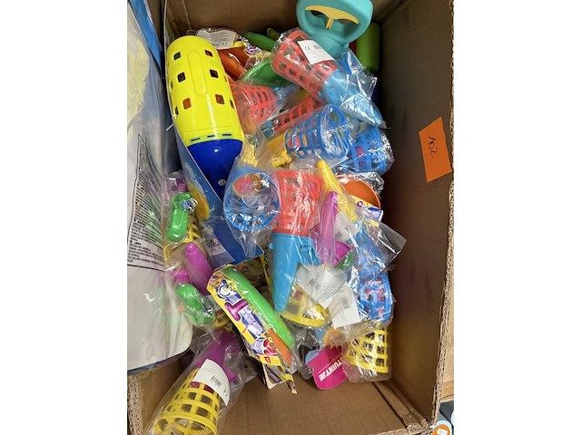 Partij buitenspeelgoed - afbeelding 1 van  7