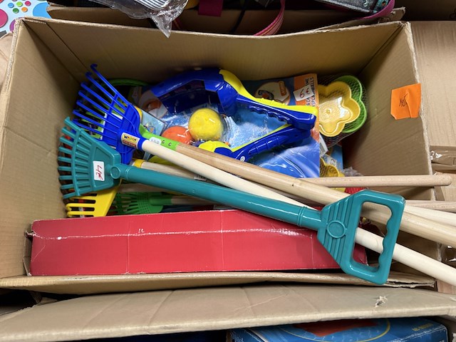 Partij buitenspeelgoed - afbeelding 1 van  4