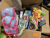 Partij buitenspeelgoed - afbeelding 1 van  11