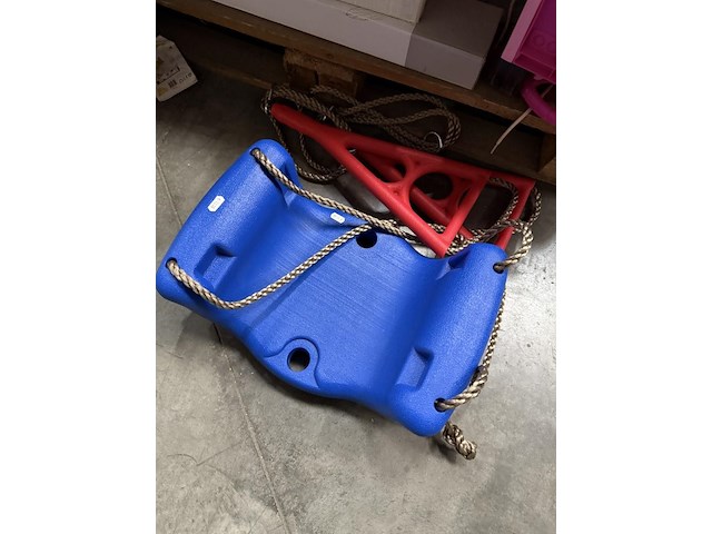 Partij buitenspeelgoed - afbeelding 2 van  5