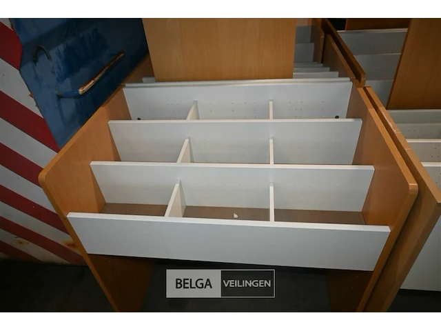 Partij cd/dvd kasten bibliotheek - afbeelding 4 van  8