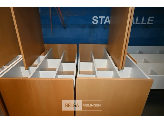 Partij cd/dvd kasten bibliotheek - afbeelding 7 van  8