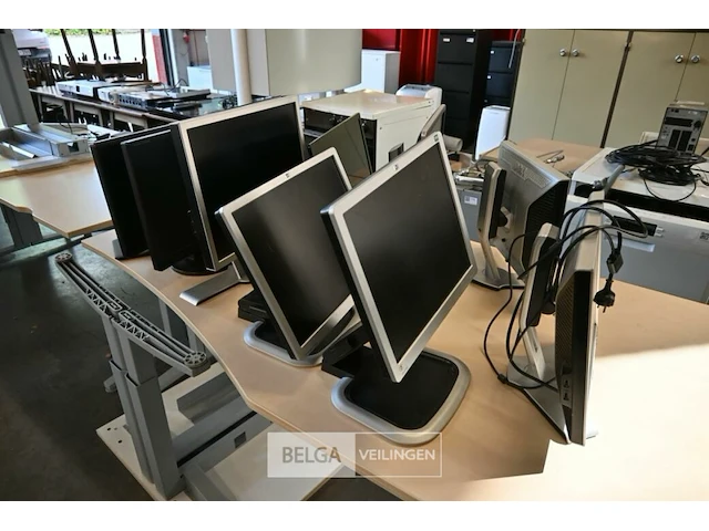 Partij computerschermen - merk : dell en hp - afbeelding 2 van  2