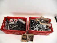 Partij dakgoten en regenpijp - afbeelding 1 van  7