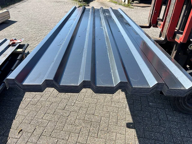 Partij dakplaten 400x108cm 20 stuks nieuw - afbeelding 1 van  1