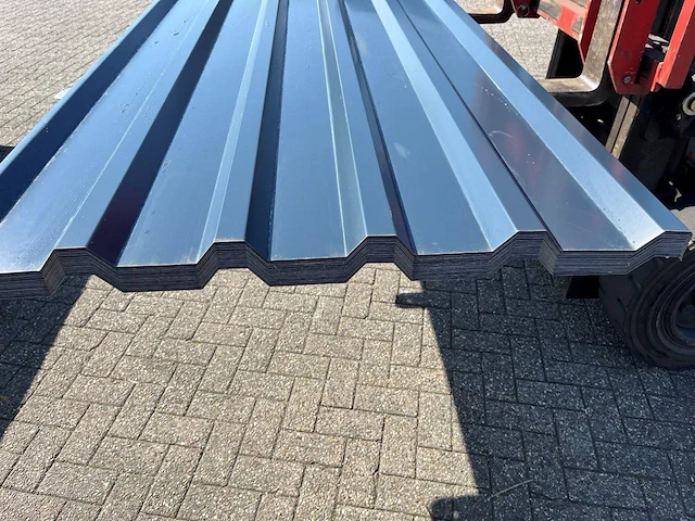 Partij dakplaten 700x107cm 50 stuks nieuw - afbeelding 1 van  1
