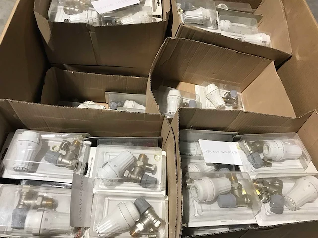 Partij danfoss thermostatische radiatorkranen (293x) - afbeelding 9 van  12