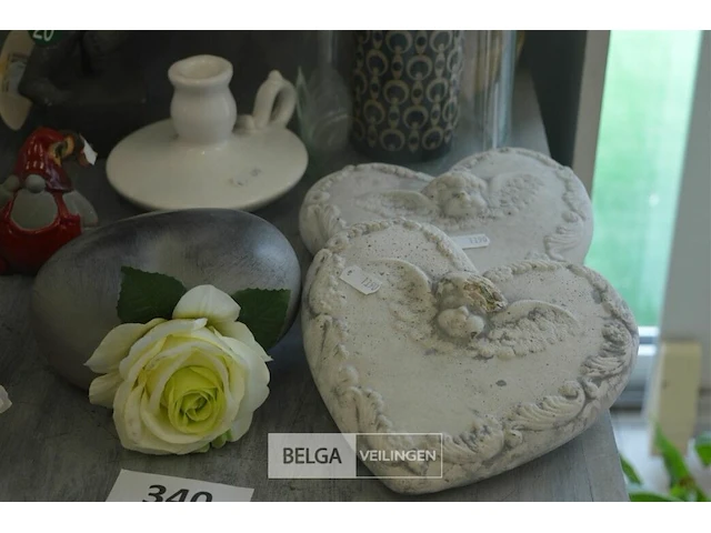 Partij deco materialen en kunstbloemen - afbeelding 2 van  5