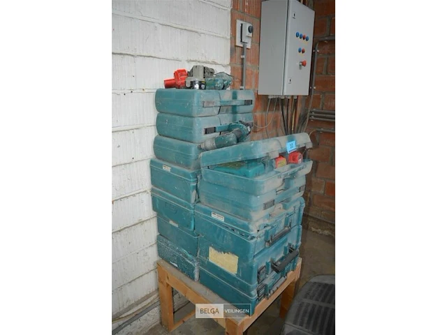 Partij defecte makita machines - afbeelding 2 van  3