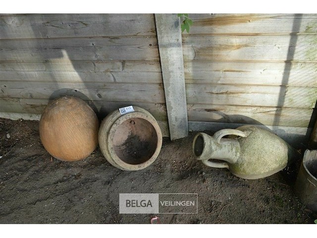 Partij div aardewerk potten en kruiken - afbeelding 1 van  3