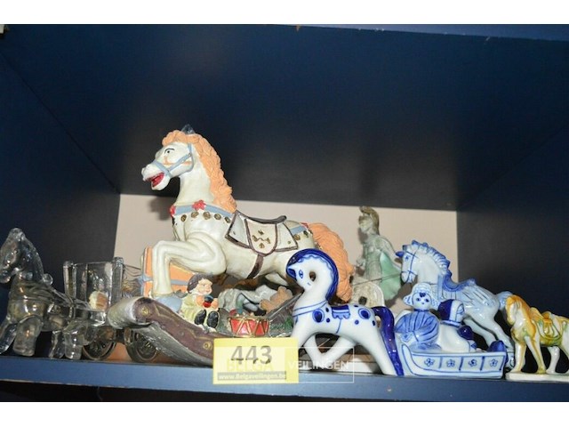 Partij div beeldjes van paarden - afbeelding 1 van  4