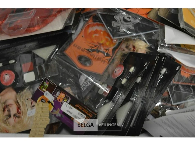 Partij div deco en make-up - afbeelding 3 van  5