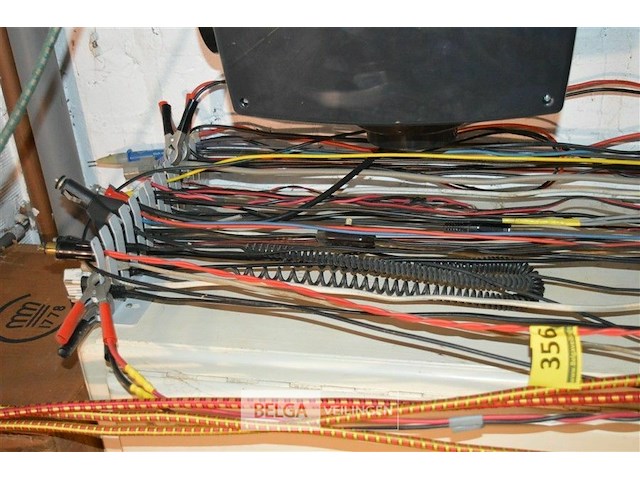 Partij div elektronica kabels - afbeelding 1 van  3