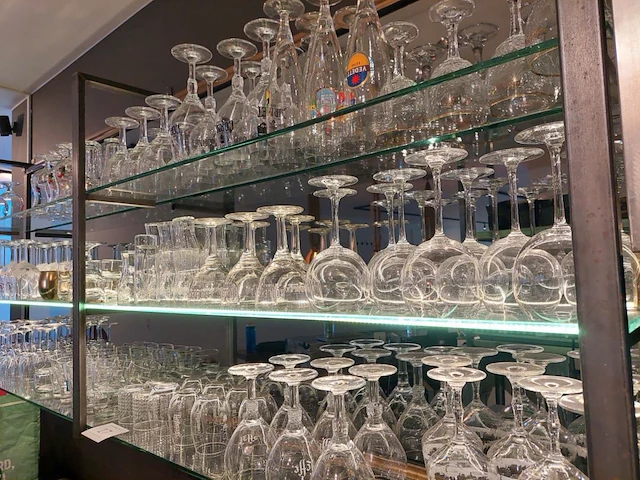 Partij div glazen wo water,bier,wijn, champagneglazen - afbeelding 2 van  5